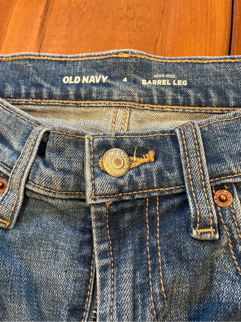 Old Navy Women's High-Rise Barrel Leg Jeans - Blue Denim